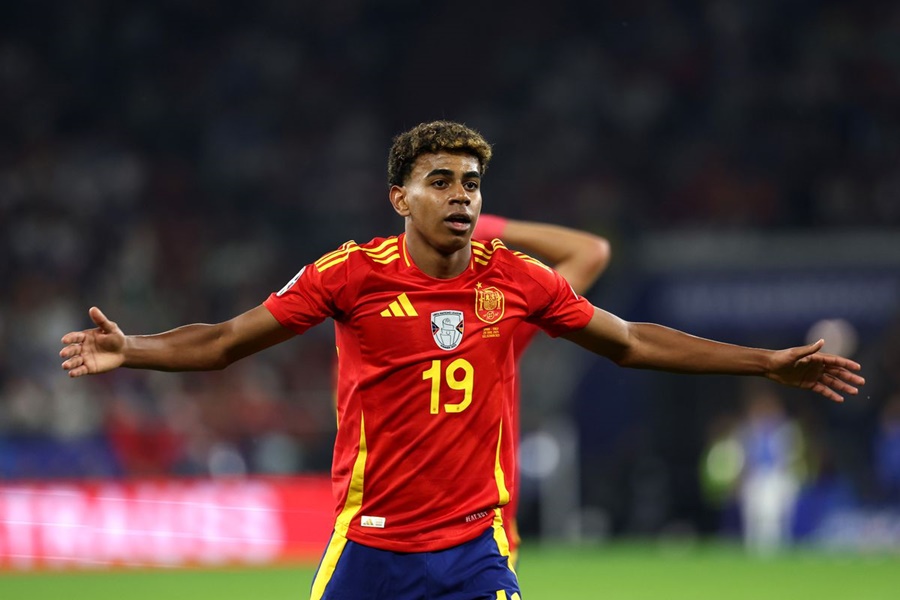 Vừa lập thêm 1 kỷ lục, chờ "học sinh" Lamine Yamal xô đổ hai kỷ lục khác ở Euro 2024