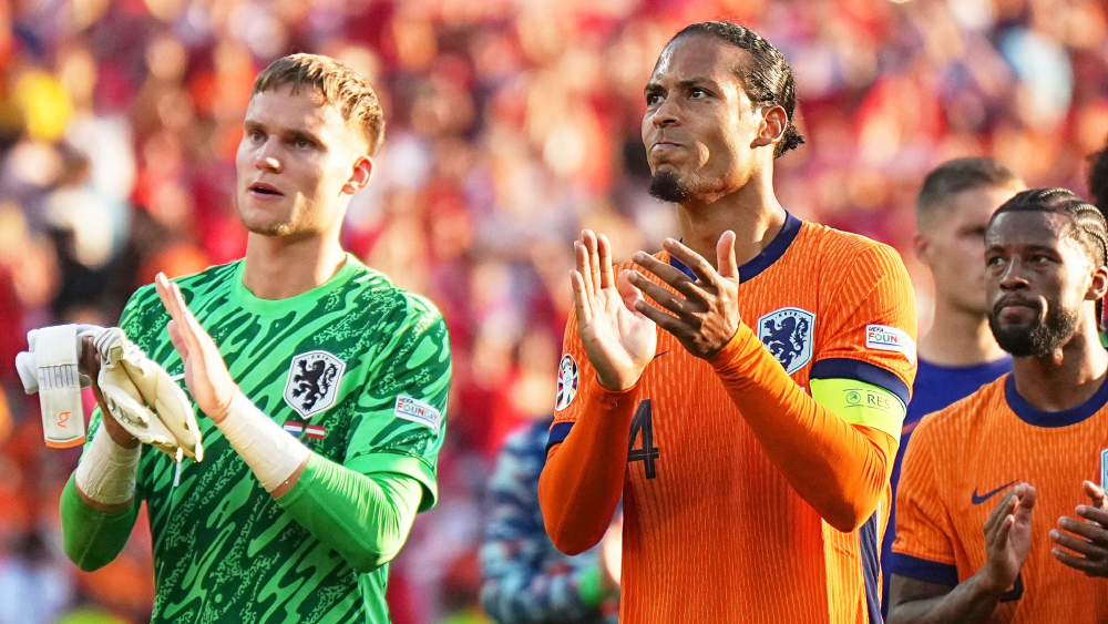 Hà Lan vs Romania: Bị huyền thoại nước nhà chỉ trích, đội trưởng Van Dijk phản pháo mạnh mẽ Hà Lan vs Romania: Bị huyền thoại nước nhà chỉ trích, đội trưởng Van Dijk phản pháo mạnh mẽ