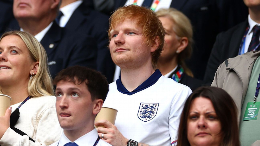 Sướng như tuyển Anh tại VCK EURO 2024: Nhận “show diễn” riêng từ sao nhạc pop ngay tại khách sạn
