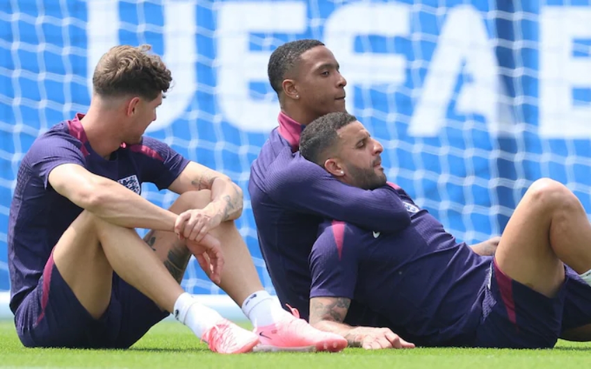 Đổi sơ đồ 3 hậu vệ, Gareth Southgate có "nhận sai" ở trận gặp Thụy Sĩ