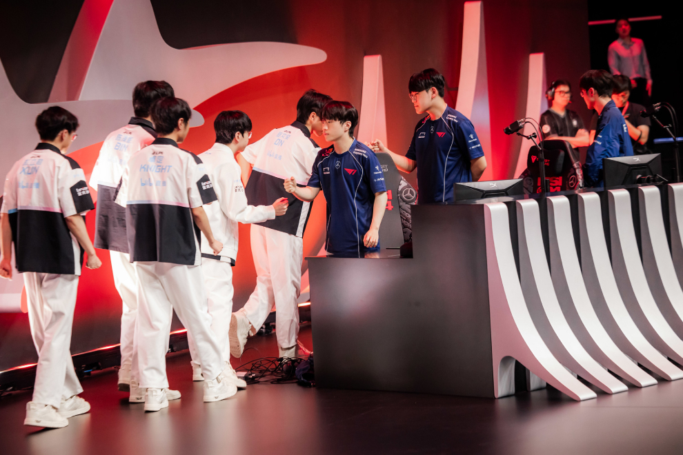 Trực tiếp Esports World Cup 2024 LOL hôm nay 6/7: T1 vs TL