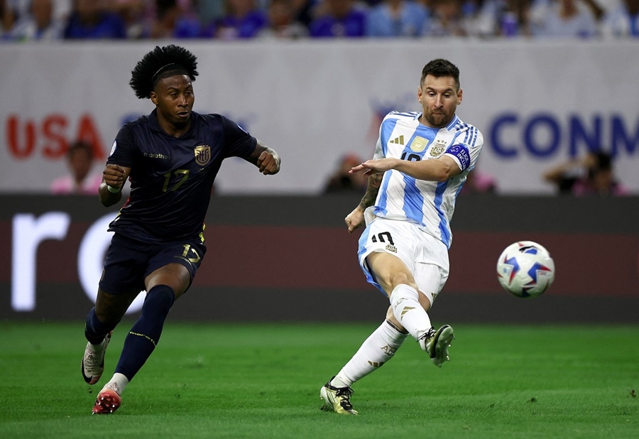 Messi đá hỏng 11m, Argentina nhọc nhằn hạ "bại tướng" của U23 Việt Nam
