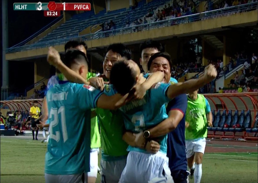 Ngược dòng hạ PVF-CAND, Hồng Lĩnh Hà Tĩnh ở lại V.League