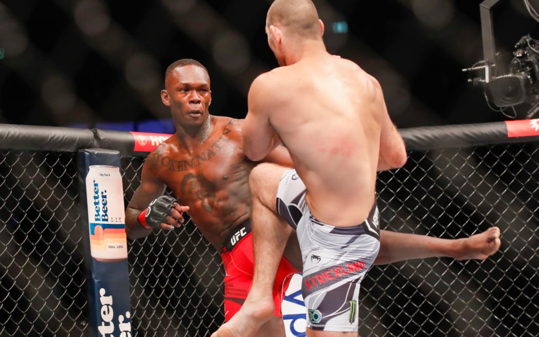 Israel Adesanya tìm kiếm điều gì ở "chương cuối cùng sự nghiệp UFC"