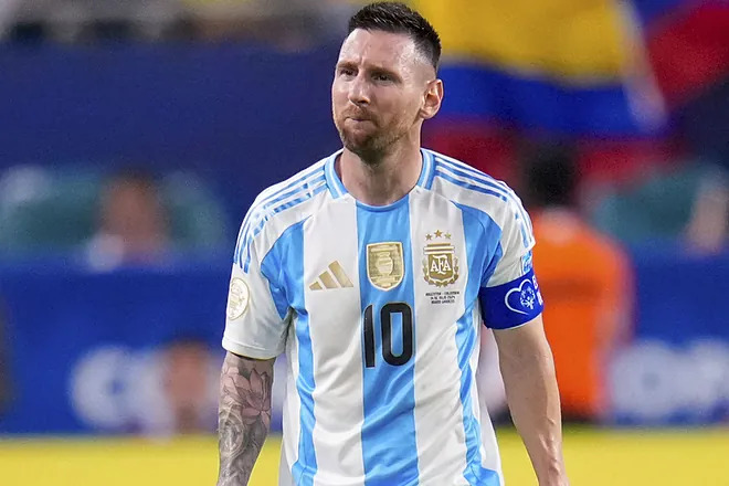 Messi bật khóc vì chấn thương ở chung kết Copa America 2024