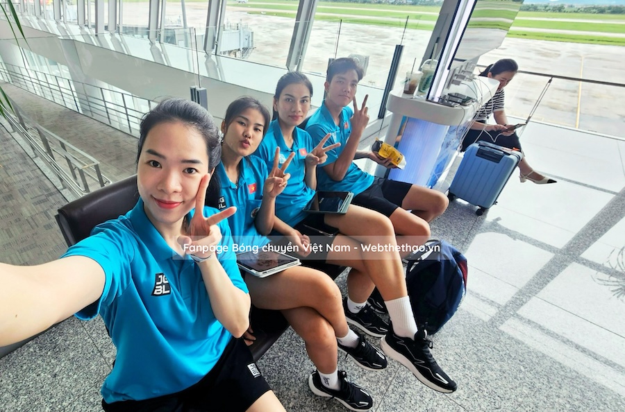 Đội tuyển b&oacute;ng chuyền nữ Việt Nam đặt ch&acirc;n đến Thượng Hải, sẵn s&agrave;ng cho h&agrave;nh tr&igrave;nh Future Star Cup 2024