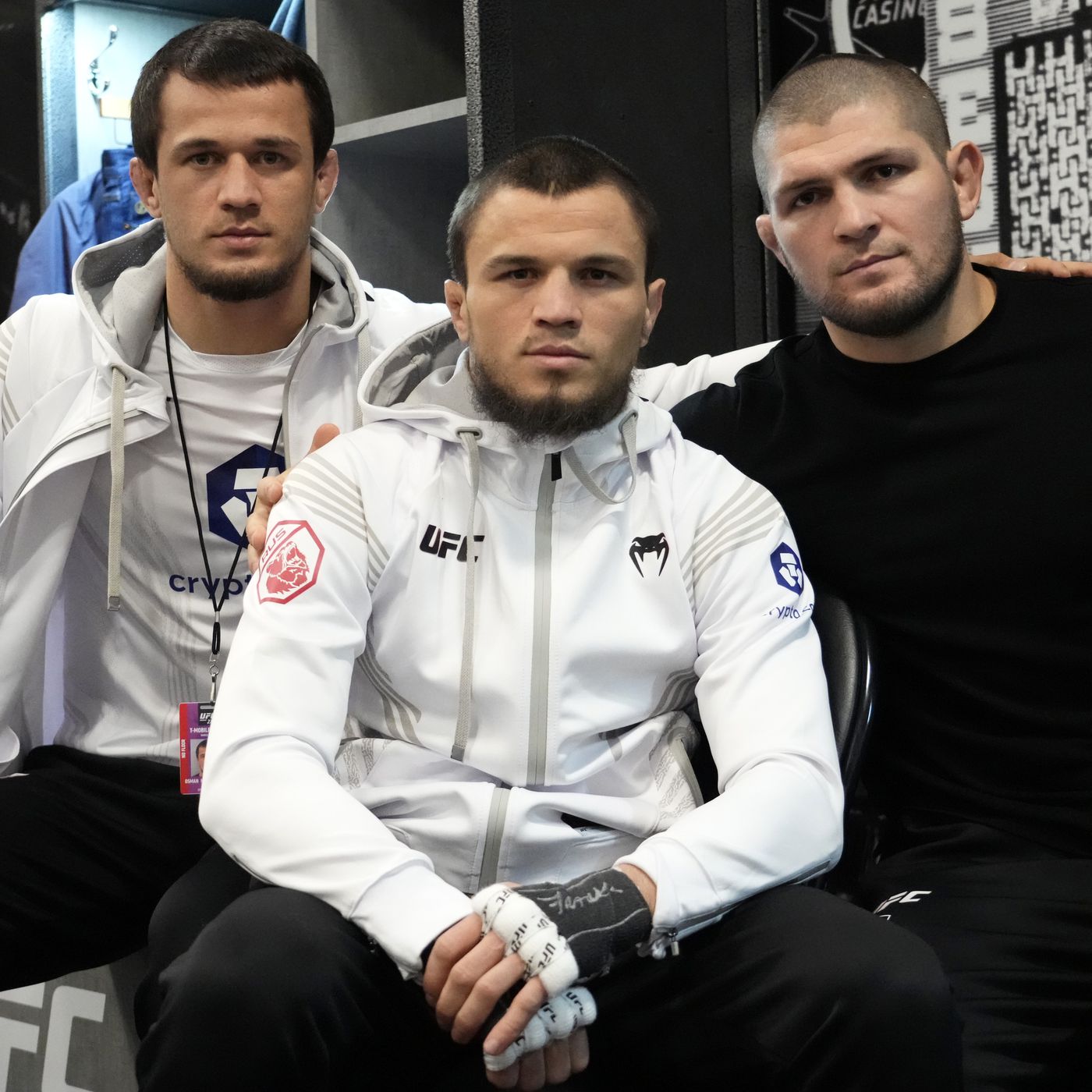 Khabib trở lại huấn luyện Umar Nurmagomedov giữa tin nợ thuế