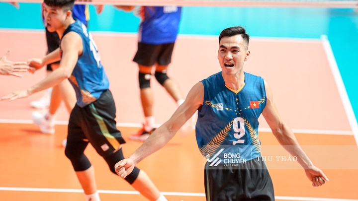 Từ Thanh Thuận t&aacute;i xuất kho&aacute;c &aacute;o ĐT b&oacute;ng chuyền Việt Nam tại SEA V.League 2024