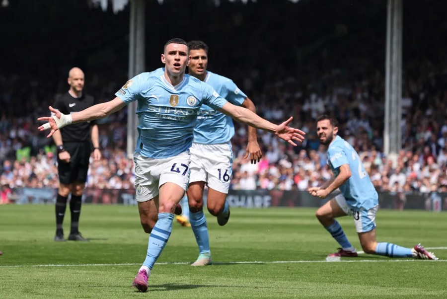 Phil Foden dẫn đầu 4 cầu thủ Man City trong Đội hình tiêu biểu Ngoại hạng Anh