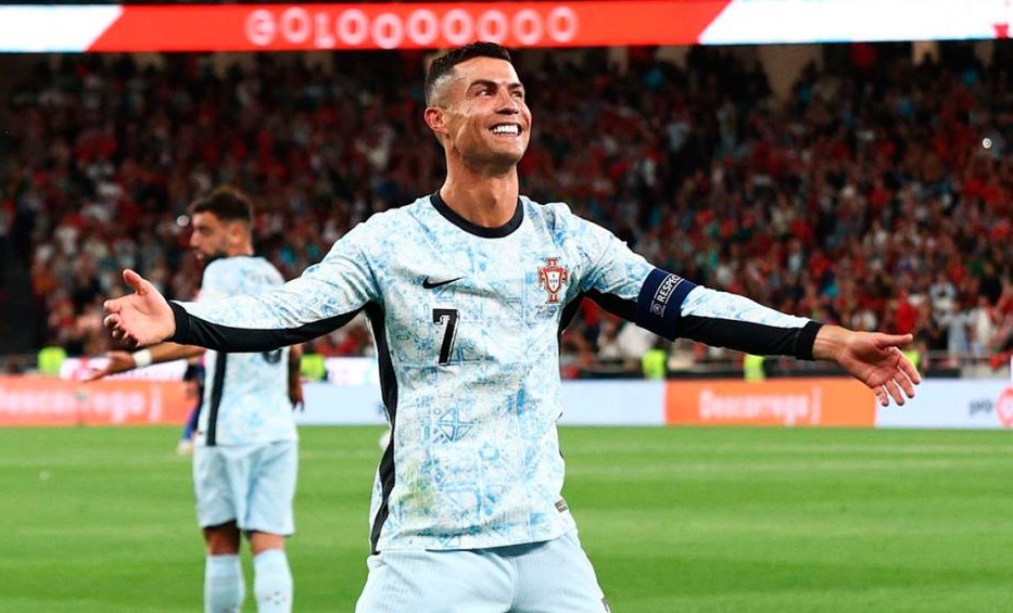 Cristiano Ronaldo ghi bàn thắng thứ 900: Huyền thoại vẫn chưa dừng lại