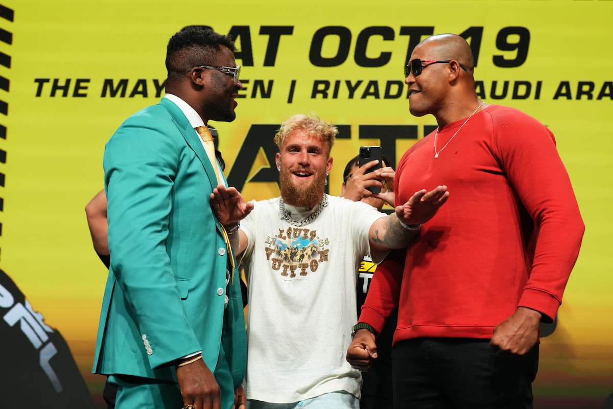 Chưa lên đài, Francis Ngannou được Renan Ferreira cảm ơn vì khoản tiền kếch xù Chưa lên đài, Francis Ngannou được Renan Ferreira cảm ơn vì khoản tiền kếch xù