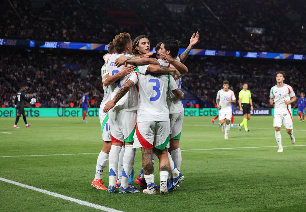 Từ bàn thua sốc sau 14 giây, Ý ngược dòng thần thánh trước Pháp ở Nations League