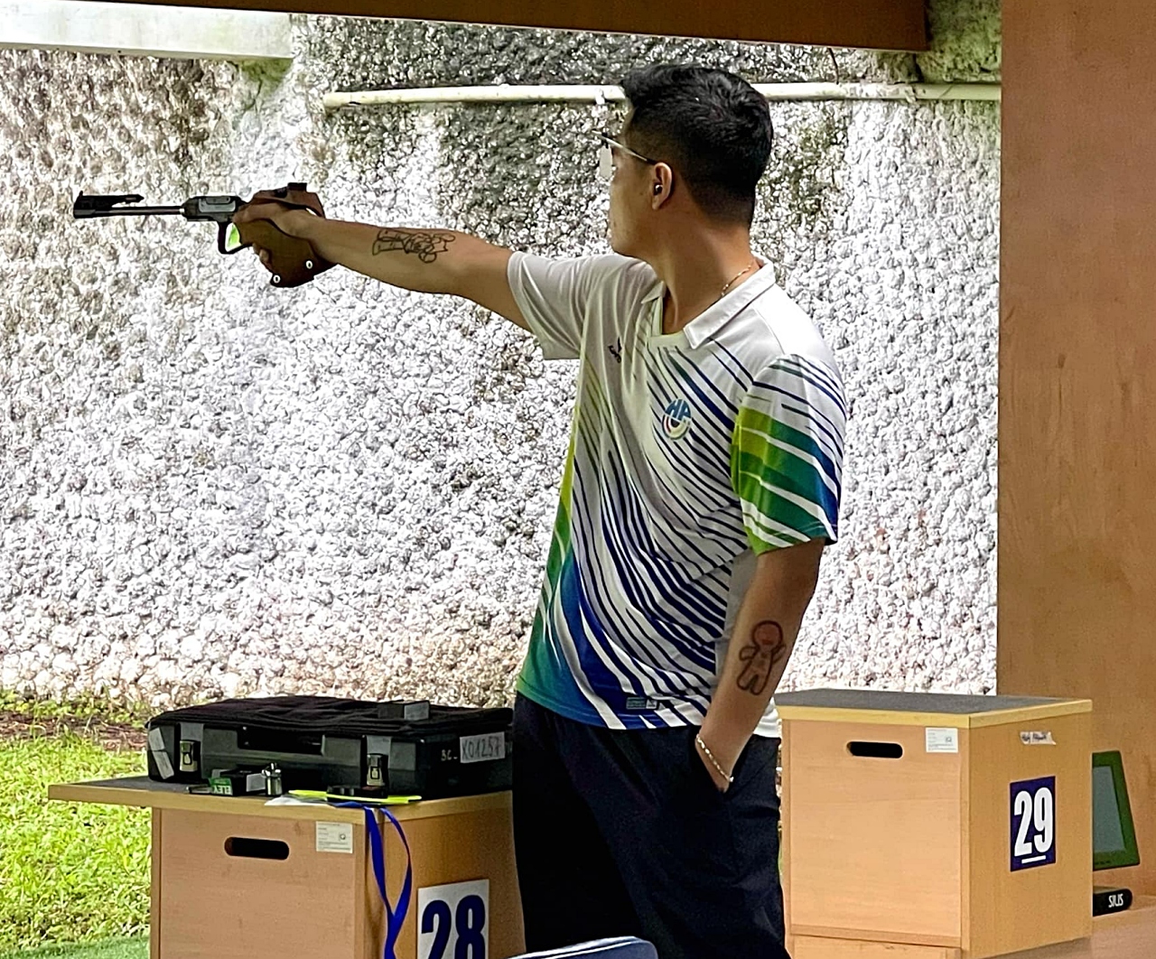 Nhà vô địch ASIAD Phạm Quang Huy giành HCV bắn súng trong ngày mưa bão Yagi