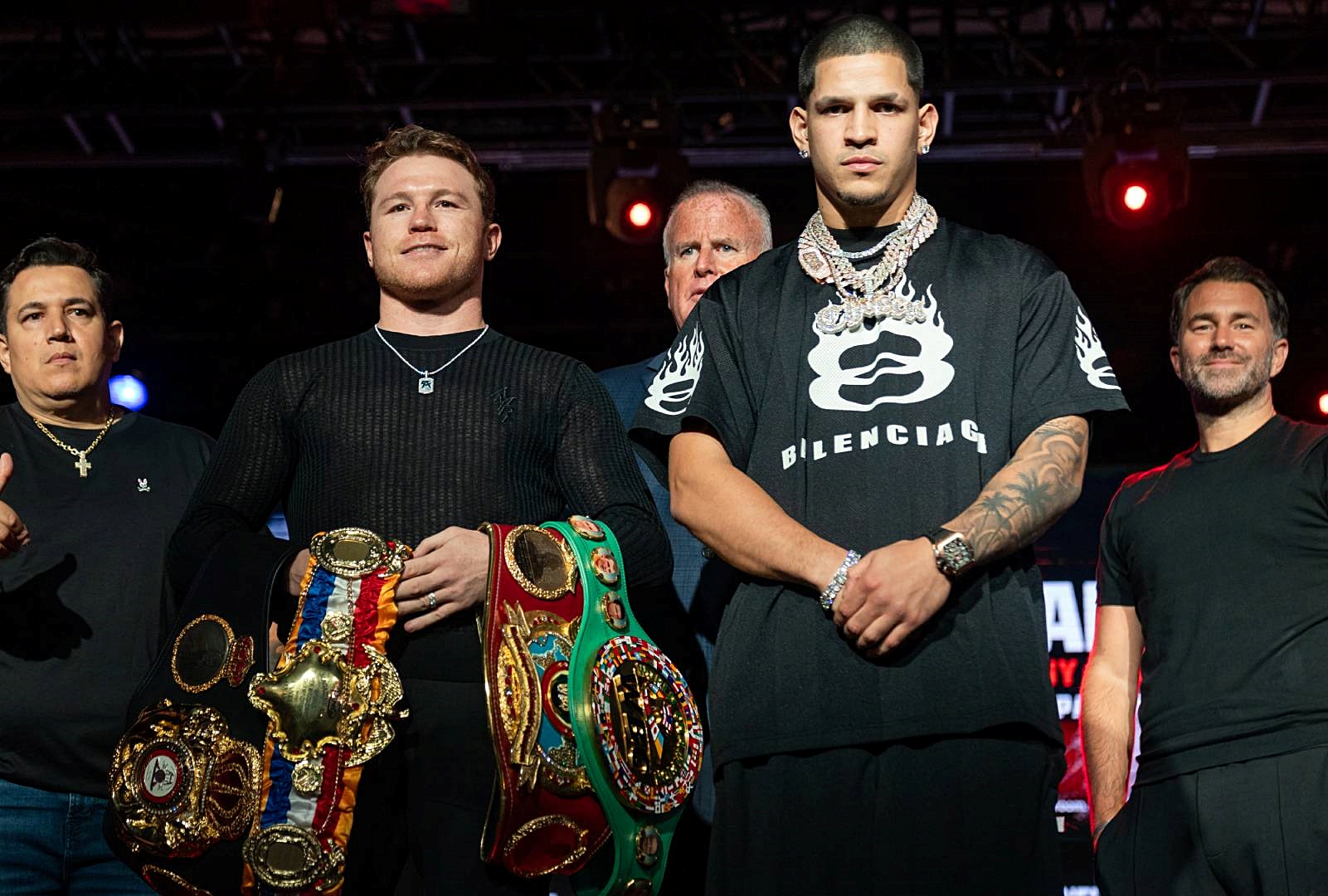 Canelo Alvarez nhận bao nhiêu tiền khi bảo vệ 3 chiếc đai hạng siêu trung trước Edgar Berlanga? Canelo Alvarez nhận bao nhiêu tiền khi bảo vệ 3 chiếc đai hạng siêu trung trước Edgar Berlanga?