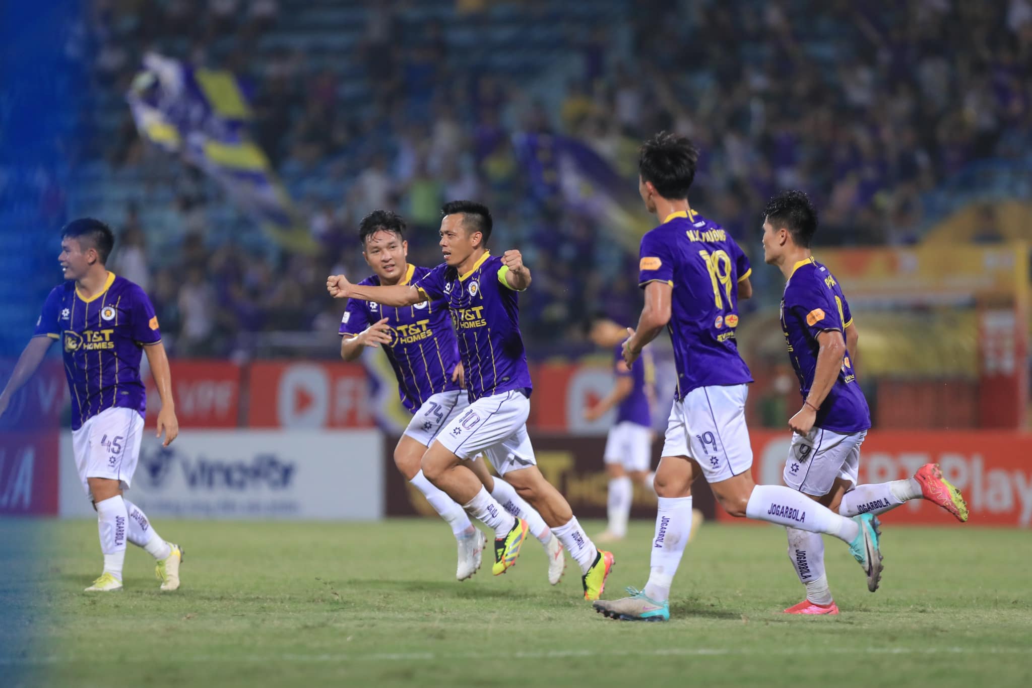 Bảng xếp hạng V.League 2024/25 vòng 1: Bất ngờ từ HAGL