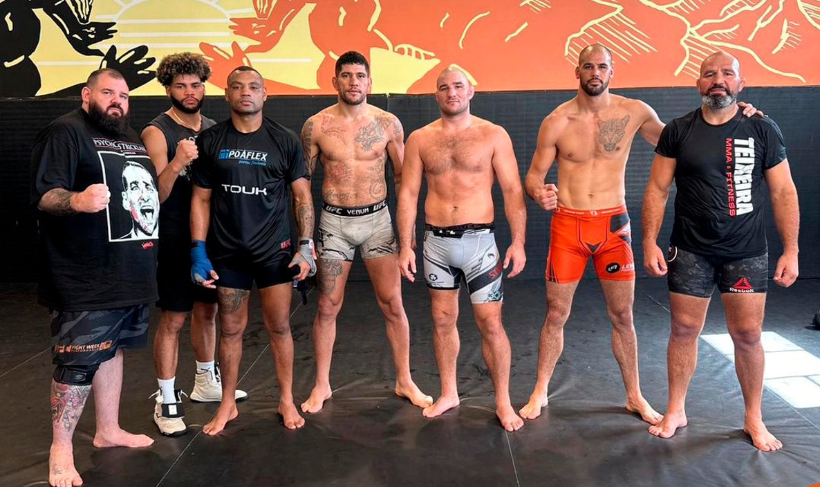 Alex Pereira đưa đội quân hùng hậu lên 1800 mét chuẩn bị cho UFC 307