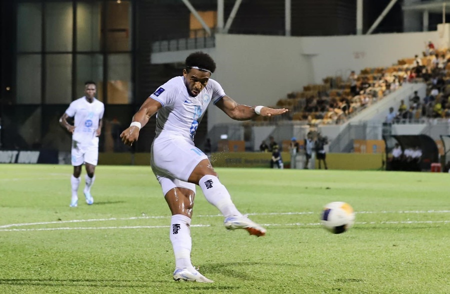 Nguyễn Xuân Son lại tịt ngòi, HAGL chưa bị thủng lưới ở V.League