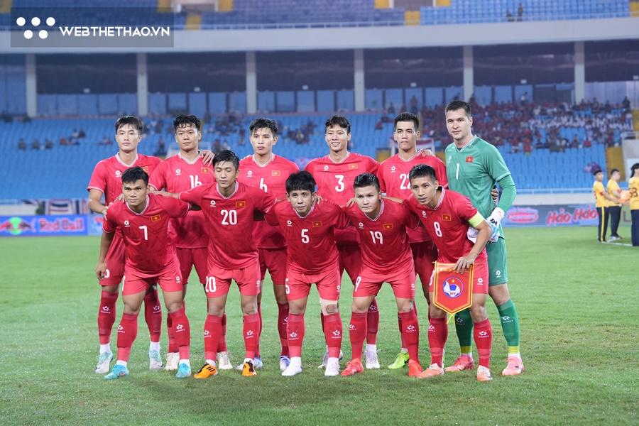 Đội hình ra sân Việt Nam vs Nam Định hôm nay 9/10