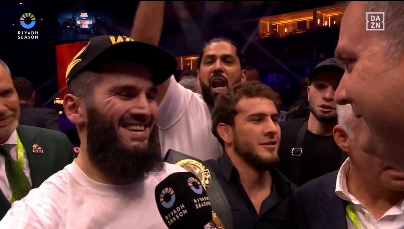 Artur Beterbiev vượt qua Dmitry Bivol giữa đại chiến thế kỷ