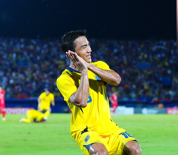 Chanathip ghi bàn phút bù giờ, Thái Lan vô địch King’s Cup