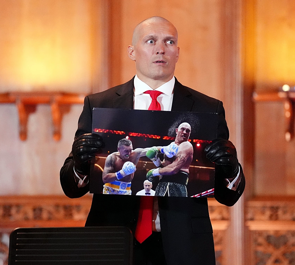 Họp báo Tyson Fury vs Usyk 2: "Cú troll tóe lửa" đầy chiêu trò