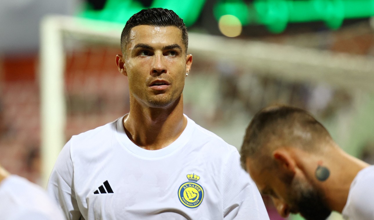 Ronaldo sút hỏng phạt đền ở phút 96 và Al Nassr bị loại