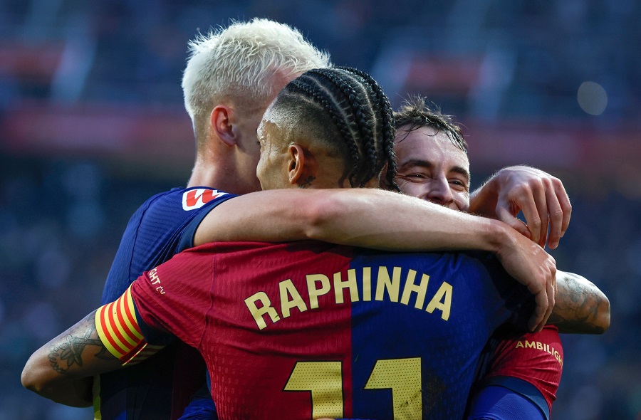 Kỷ lục của Real Madrid với Mourinho đang gặp nguy hiểm vì Barcelona