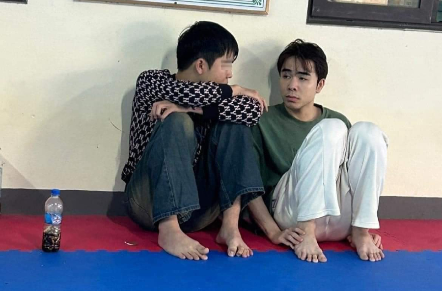 Tin đồn Zeros bị bắt khiến cộng đồng LMHT xôn xao Tin đồn Zeros bị bắt khiến cộng đồng LMHT xôn xao