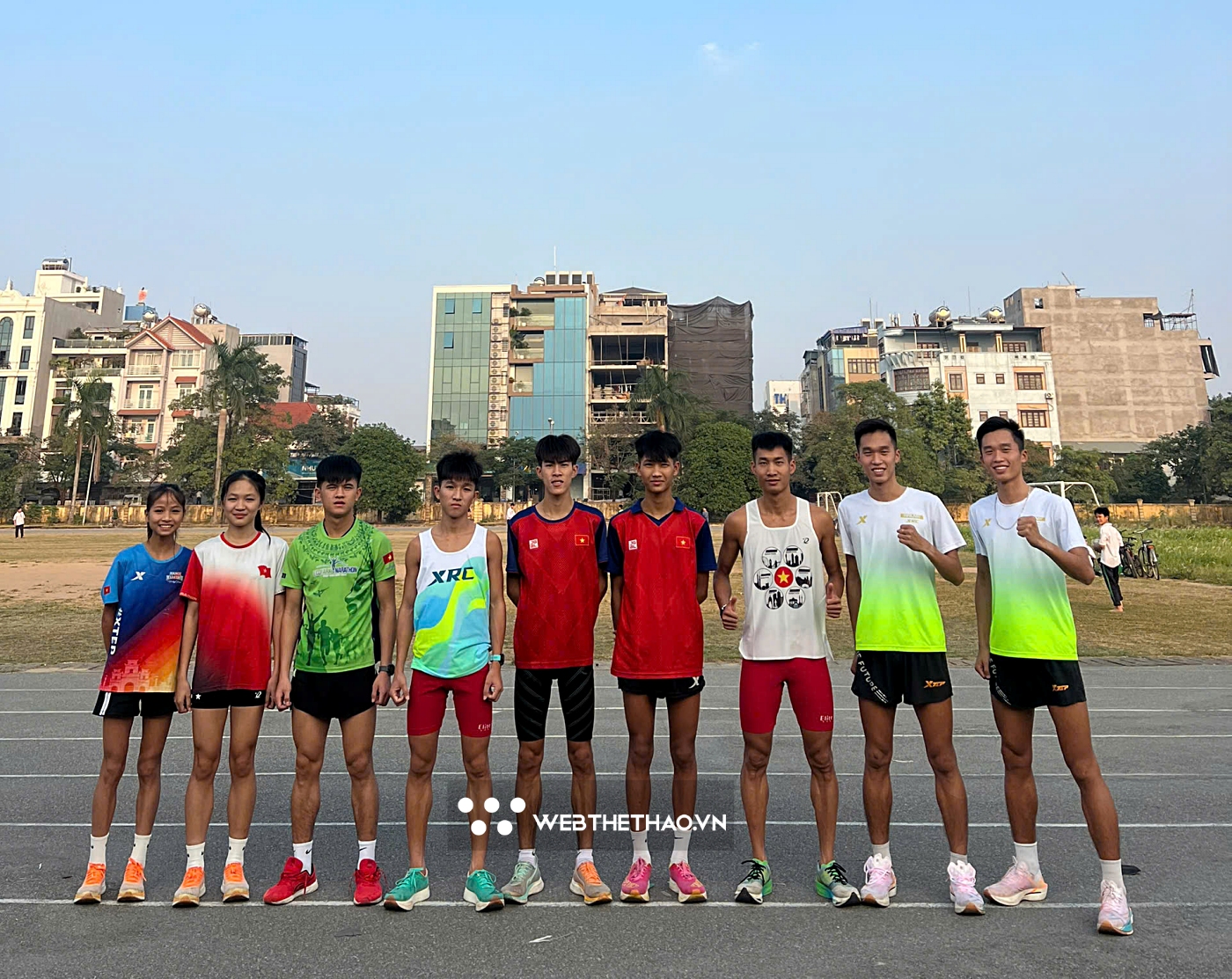 Màn ra quân ấn tượng của "tiểu đội chiến sỹ runners" trên cung đường Viettel Marathon Việt Nam 2024
