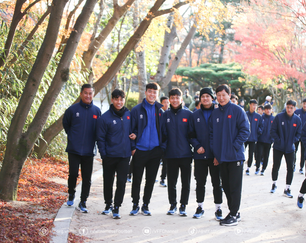 Tuyển Việt Nam vãn cảnh chùa, giải tỏa căng thẳng trước AFF Cup 2024