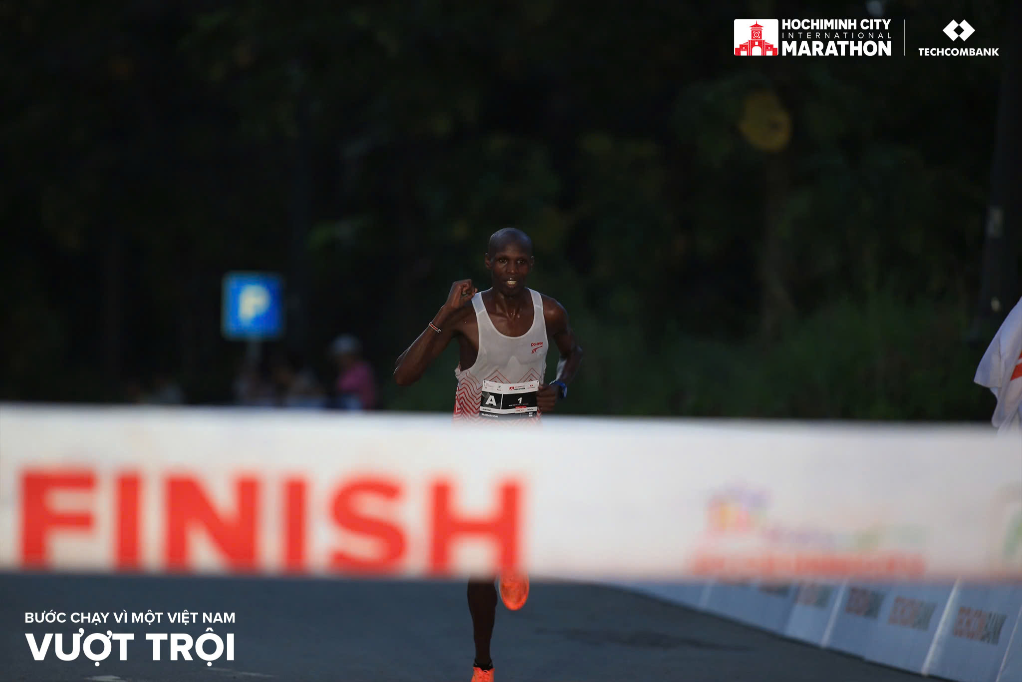 Edwin Kiptoo giữ vững ngôi vương tại Giải Marathon Quốc tế TP.HCM Techcombank 2024