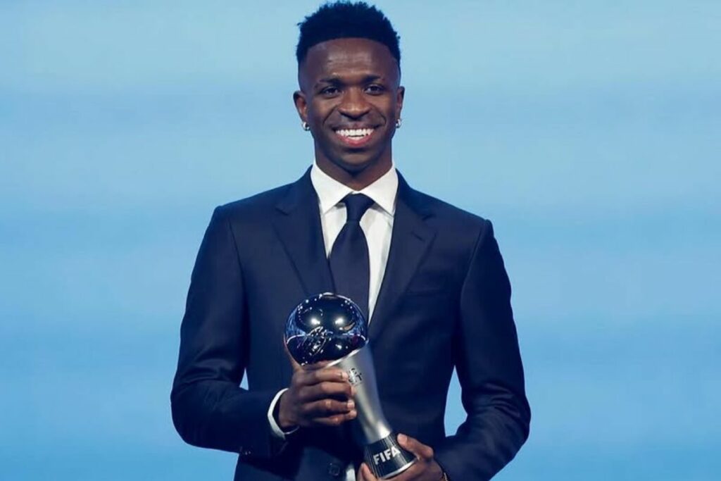 Vinicius đánh bại Rodri giành giải thưởng FIFA The Best 2024 nhờ phiếu phổ thông Vinicius đánh bại Rodri giành giải thưởng FIFA The Best 2024 nhờ phiếu phổ thông