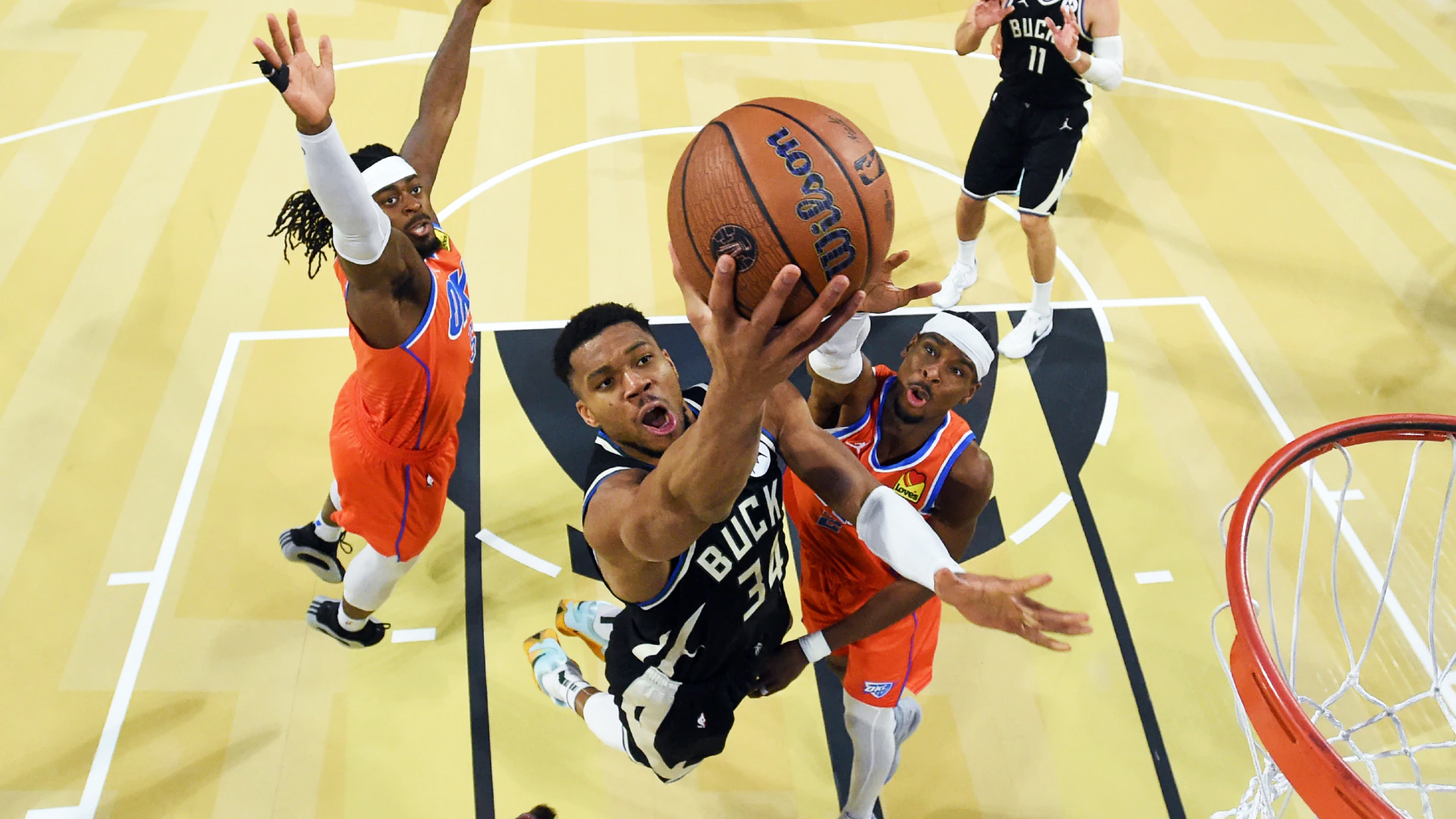 NBA Cup 2024: "Á Thần" Giannis và Damian Lillard đưa Milwaukee Bucks đến ngôi vô địch