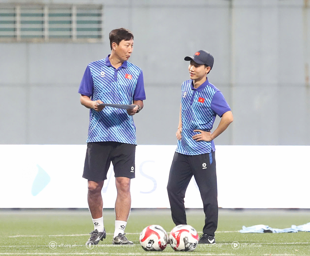 Cất Nguyễn Filip, Tiến Linh; bố trí Đinh Thanh Bình đá chính: HLV Kim Sang Sik khó lường