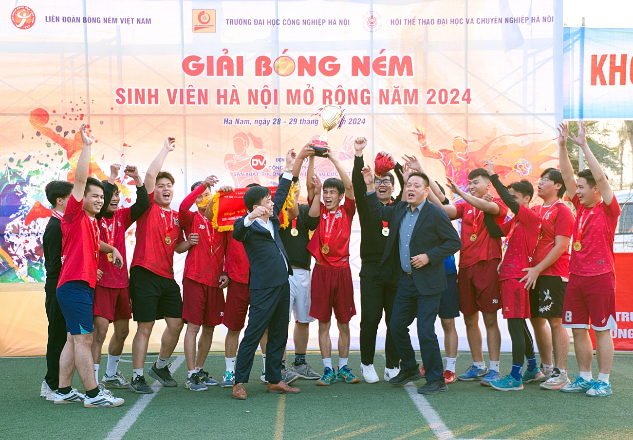 Tranh tài kịch tính và màn tỏa sáng của các hoa khôi ở giải Bóng ném sinh viên Hà Nội mở rộng năm 2024