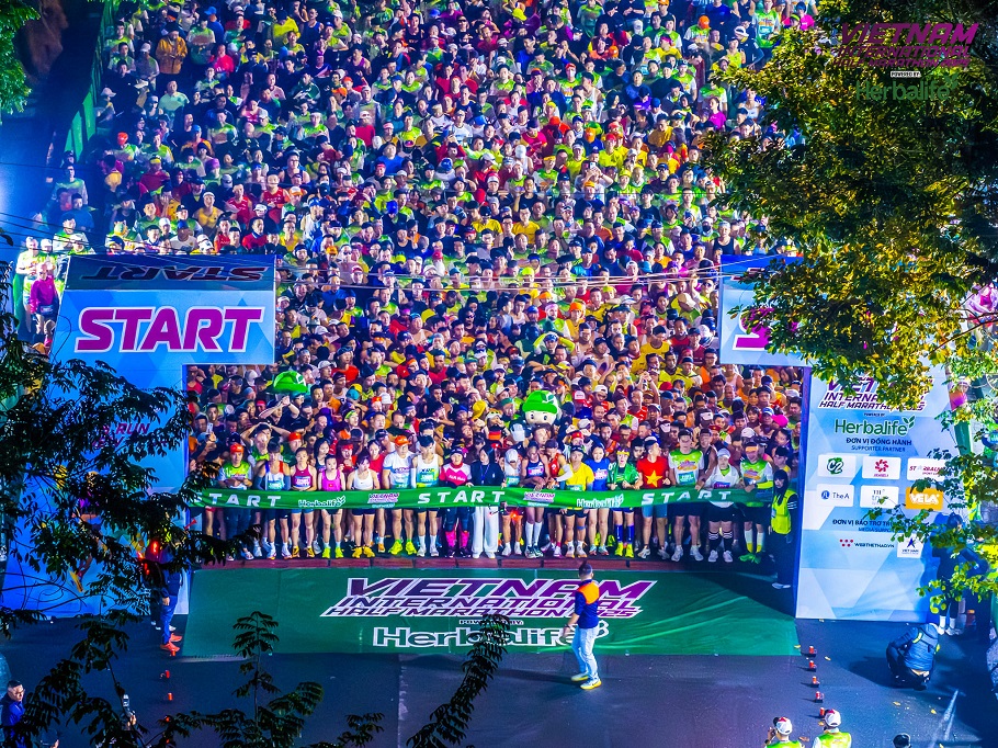 Vietnam International Half Marathon 2025 powered by Herbalife với góc máy ấn tượng