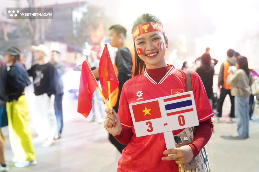 CĐV Việt Nam dự đo&aacute;n cực sốc, thắng Th&aacute;i Lan 3-0