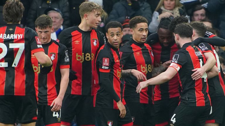 Dự đoán Southampton vs Bournemouth, 22h00 ngày 15/2, Ngoại hạng Anh 2024/25
