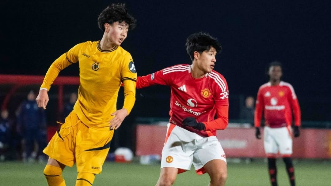 Cầu thủ gốc Việt ra mắt, góp công vào chiến thắng của U18 Man United Cầu thủ gốc Việt ra mắt, góp công vào chiến thắng của U18 Man United