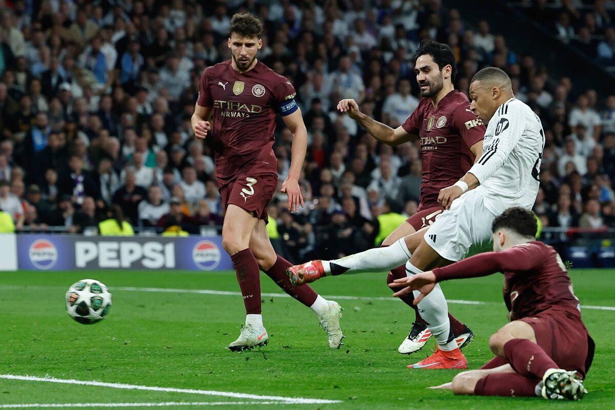 Bốc thăm vòng 1/8 Champions League: Real Madrid đụng Atletico, Liverpool gặp khó