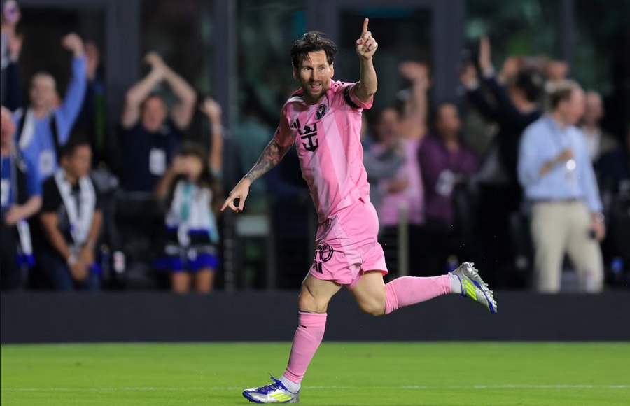 Cuộc đua Vua phá lưới: Messi kém Ronaldo bao nhiêu sau bàn thắng vào lưới Sporting KC?