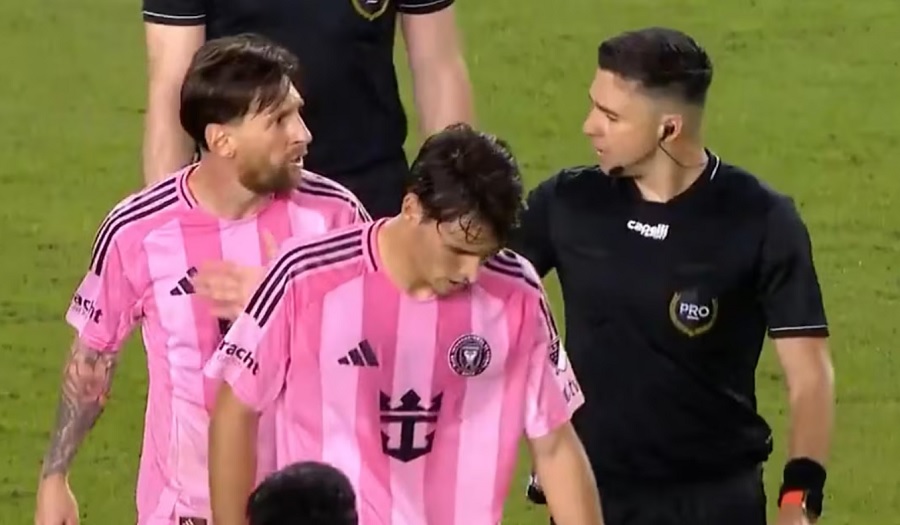 MLS phạt Messi và Luis Suarez vì túm cổ đối thủ
