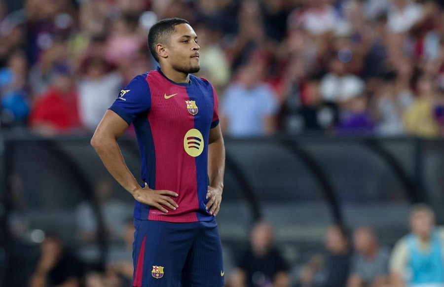 Tiền đạo được Barcelona mua với giá 60 triệu euro, chỉ ghi 2 bàn thắng và trở lại Brazil