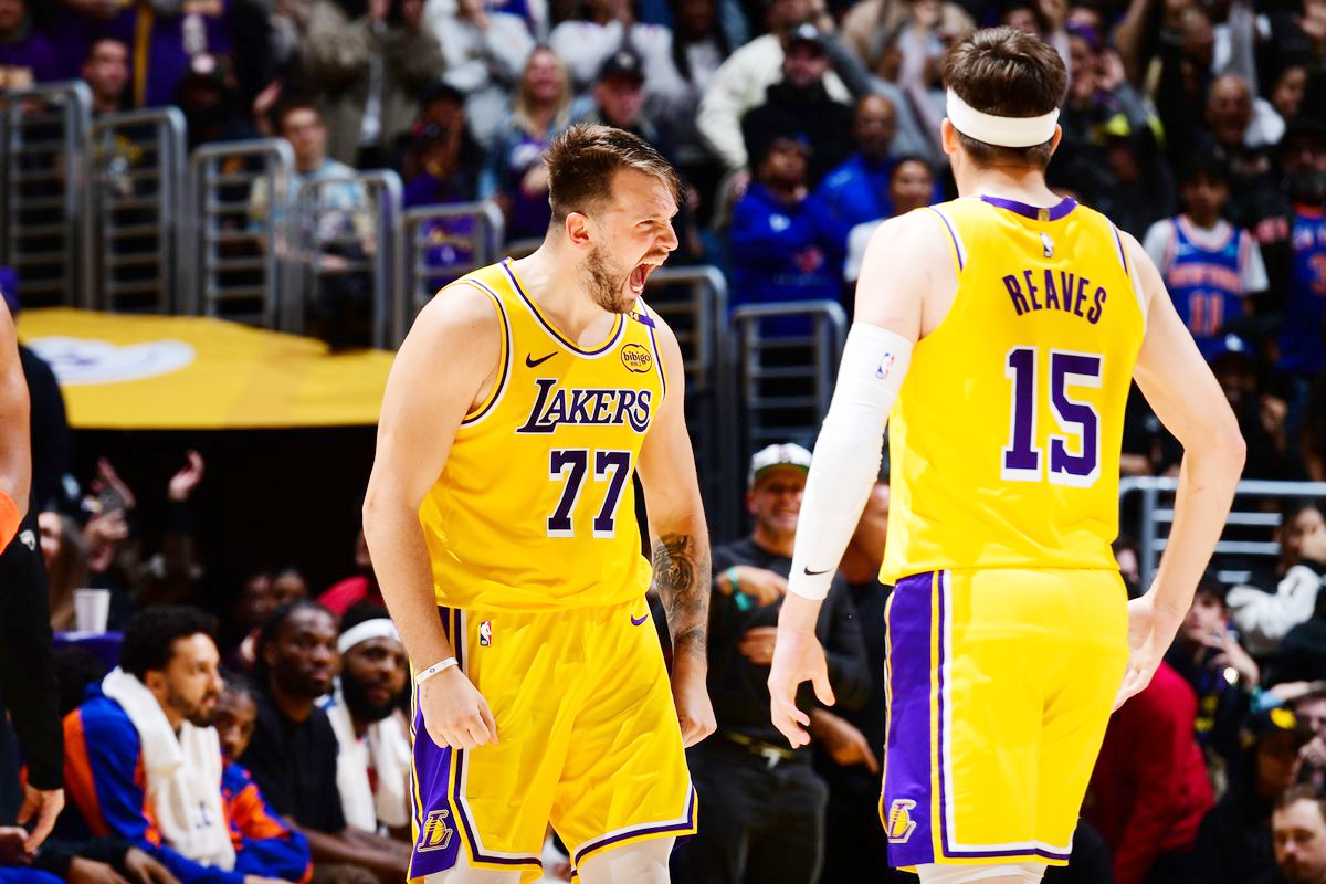 Song sát LeBron James - Luka Doncic bùng nổ: Los Angeles Lakers thắng 8 trận liên tiếp Song sát LeBron James - Luka Doncic bùng nổ: Los Angeles Lakers thắng 8 trận liên tiếp