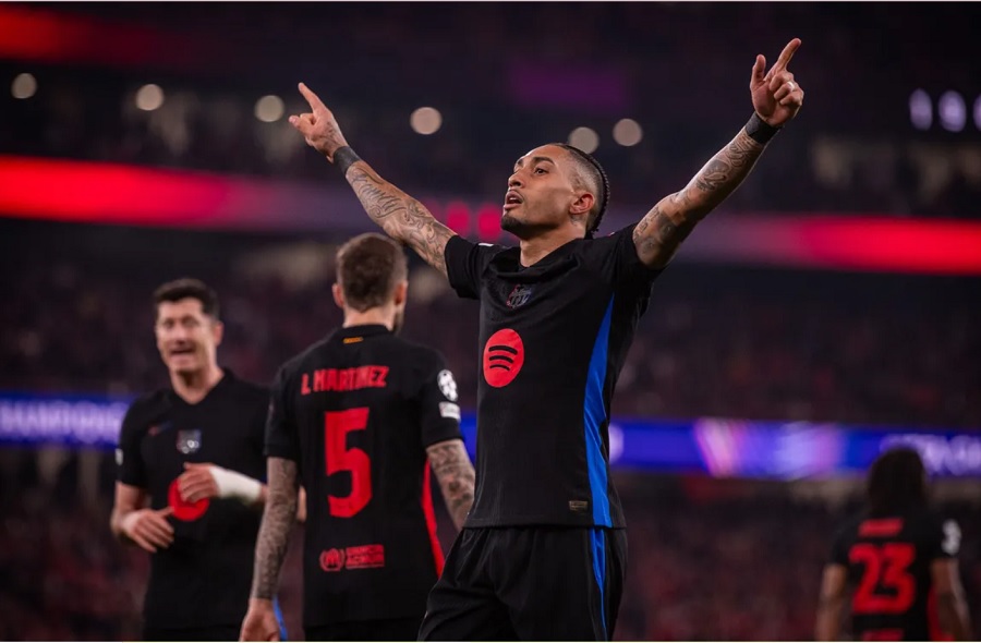 Đội hình ra sân Barcelona vs Benfica: Araujo thay cho Cubarsi