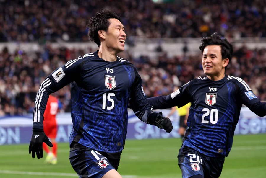 Nhật Bản trở th&agrave;nh đội đầu ti&ecirc;n gi&agrave;nh v&eacute; dự World Cup 2026
