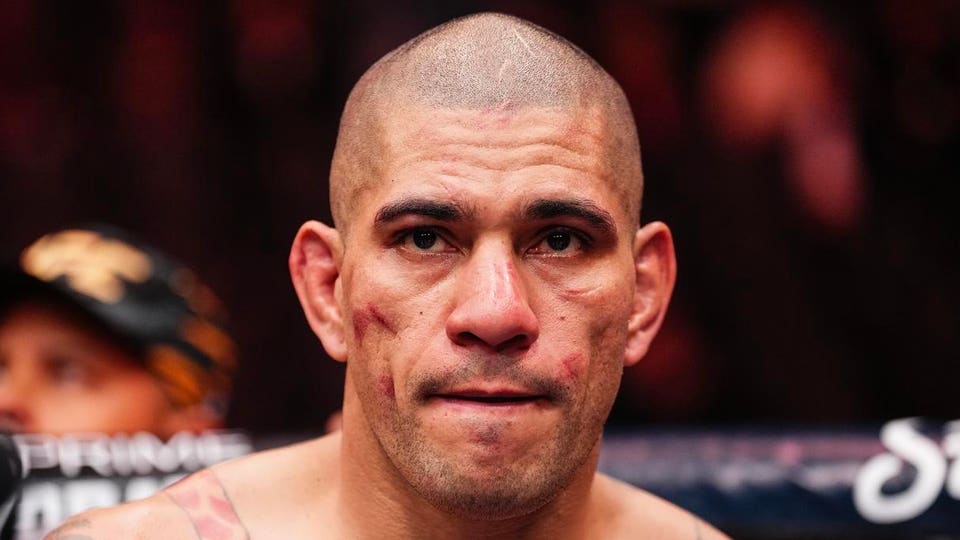 Alex Pereira làm rõ tin đồn chấn thương tay trước thất bại ở UFC 313