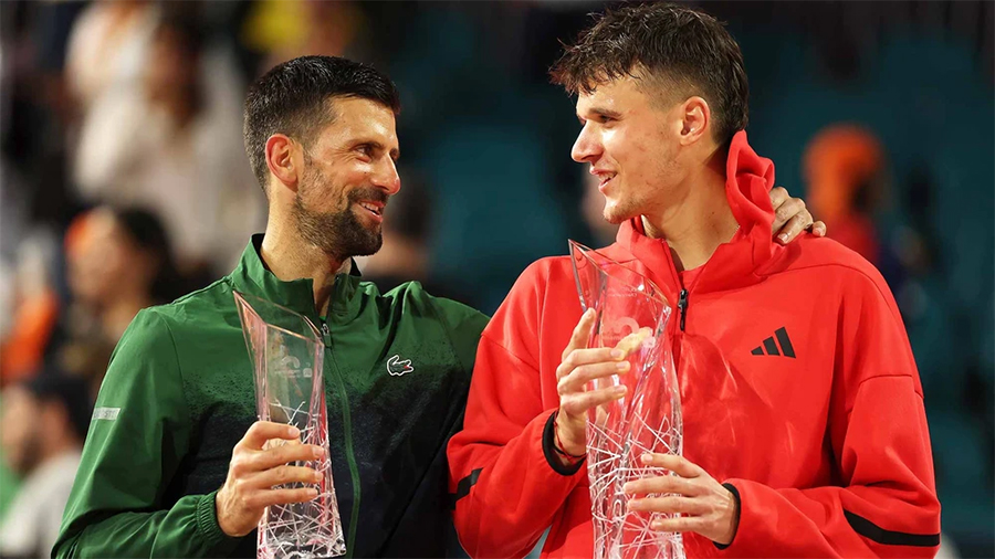 Hạ gục Djokovic, Jakub Mensik giành danh hiệu ATP Tour đầu tiên tại Miami Open 2025