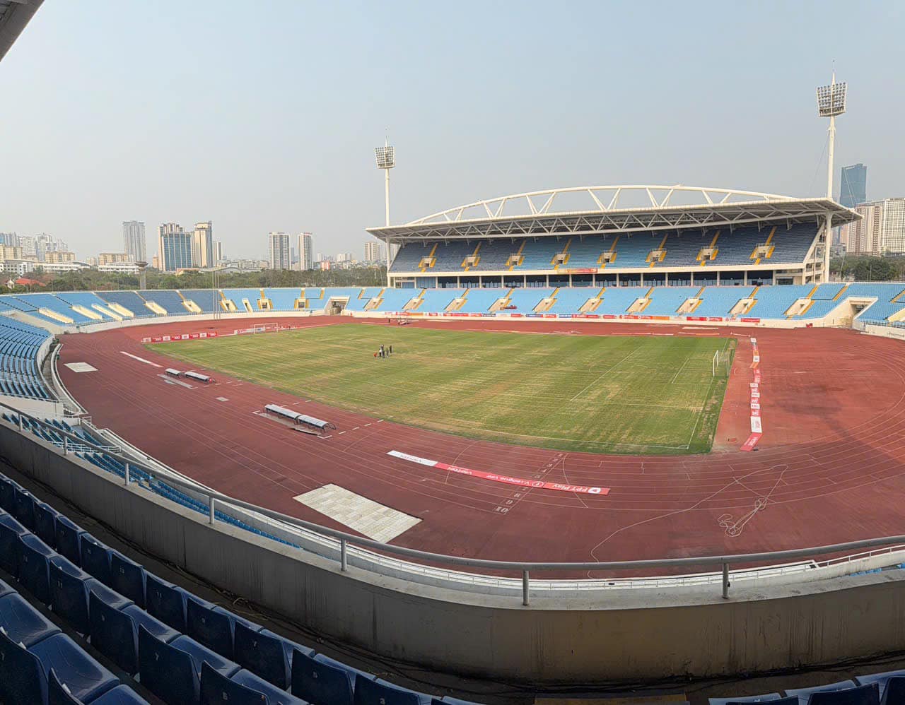 S&acirc;n Mỹ Đ&igrave;nh &ldquo;c&ograve;n cỏ &uacute;a v&agrave;ng&rdquo;, đủ điều kiện tổ chức V.League