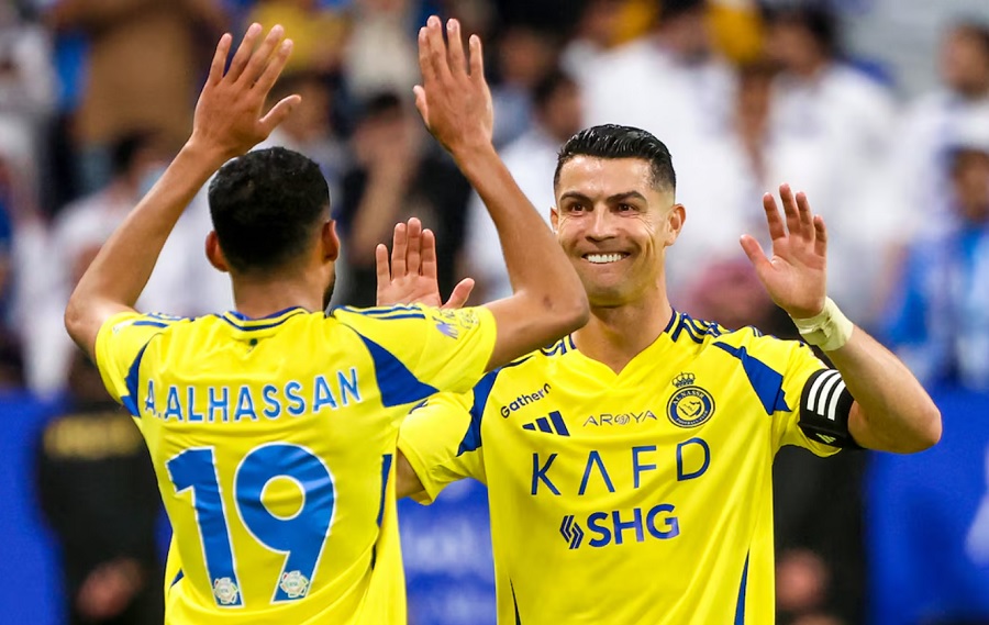 Cristiano Ronaldo phá vỡ "lời nguyền" với cú đúp cho Al Nassr ở trận derby